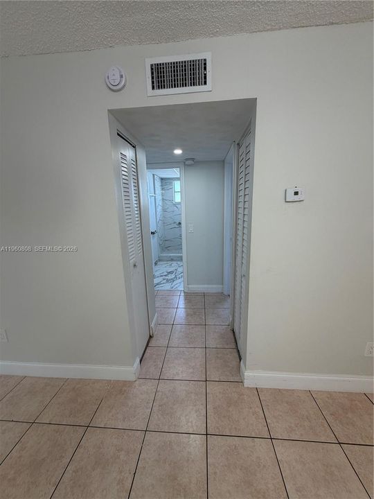 На продажу: $199,950 (2 спален, 1 ванн, 886 Квадратных фут)
