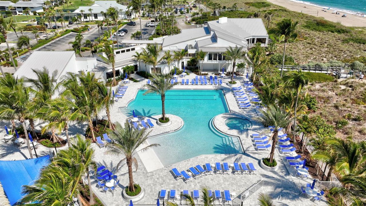 BEAUTIFUL MAIN POOL......