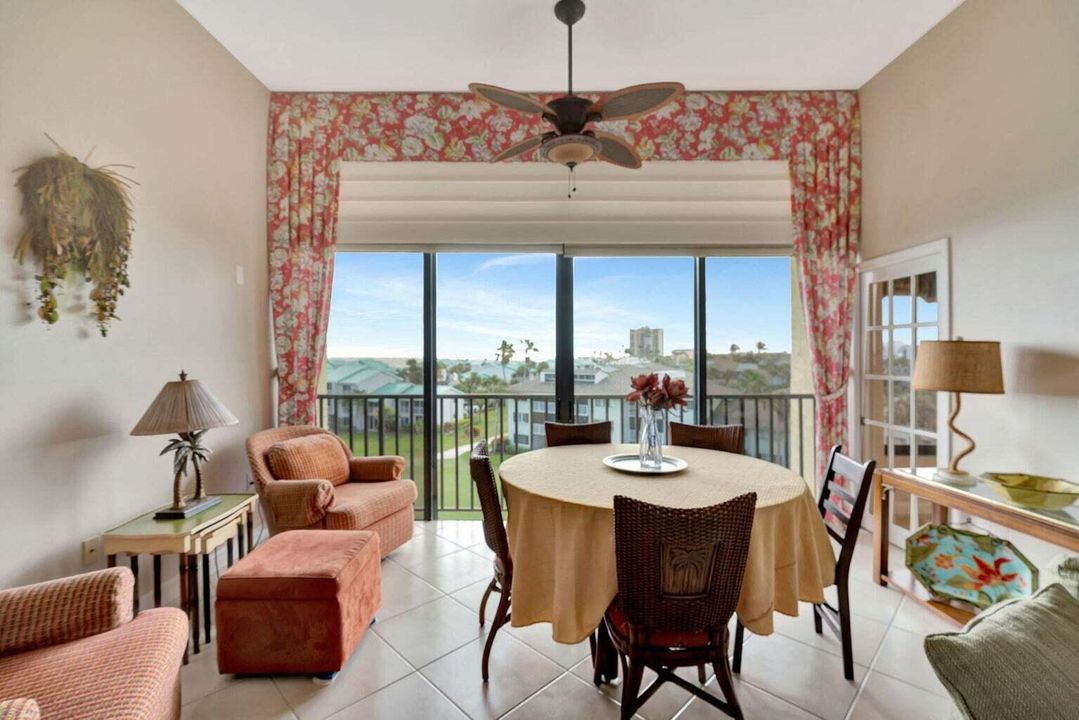 EXTENDED LIVING ROOM