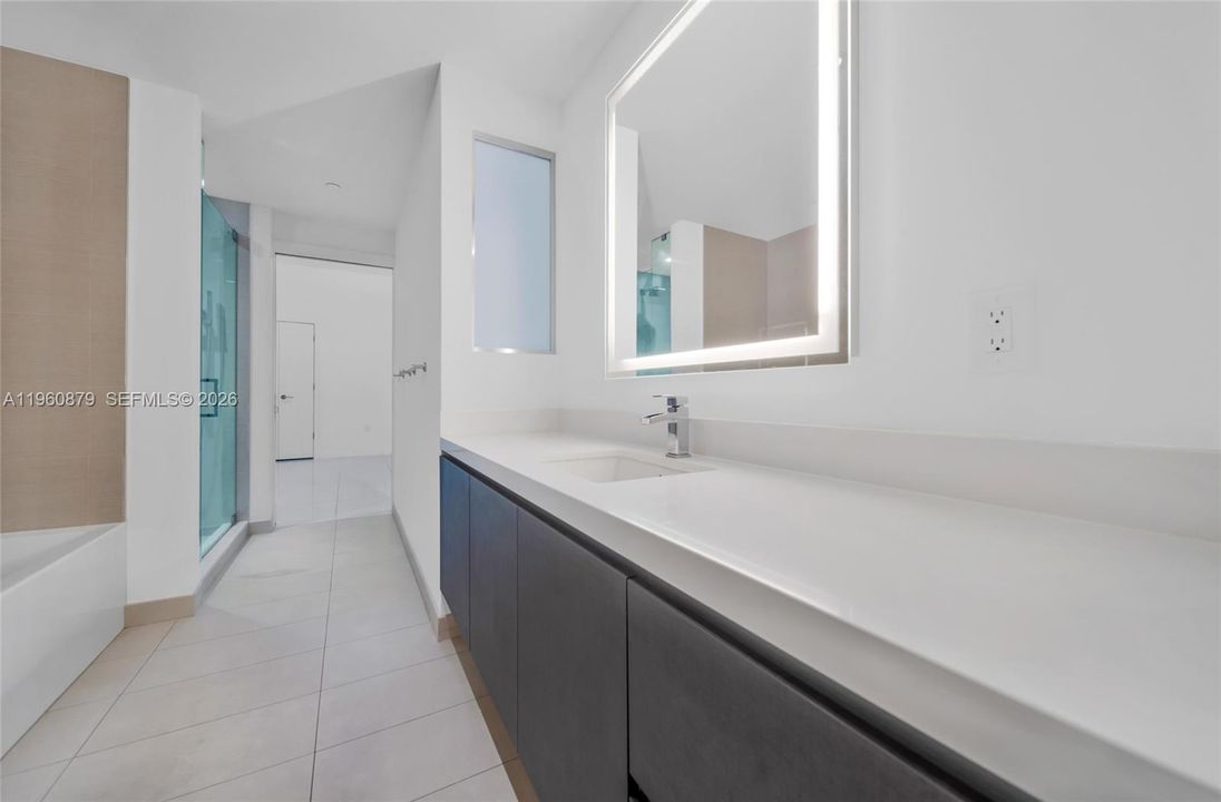 For Sale: $428,000 (0 beds, 1 baths, 702 Square Feet)