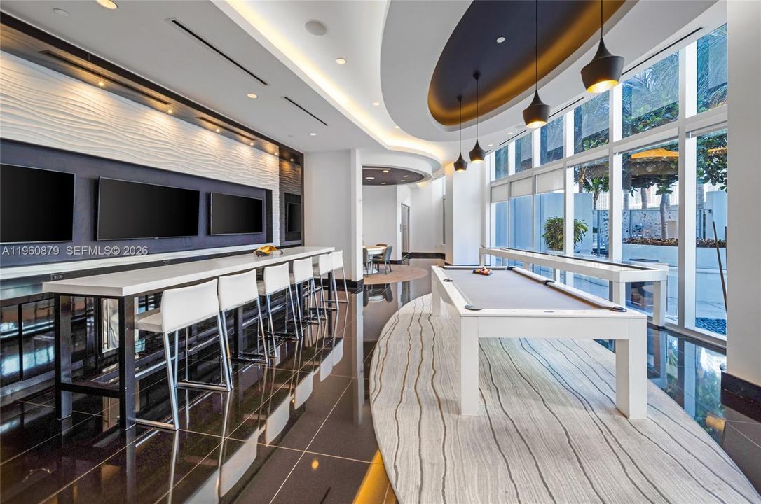 For Sale: $428,000 (0 beds, 1 baths, 702 Square Feet)