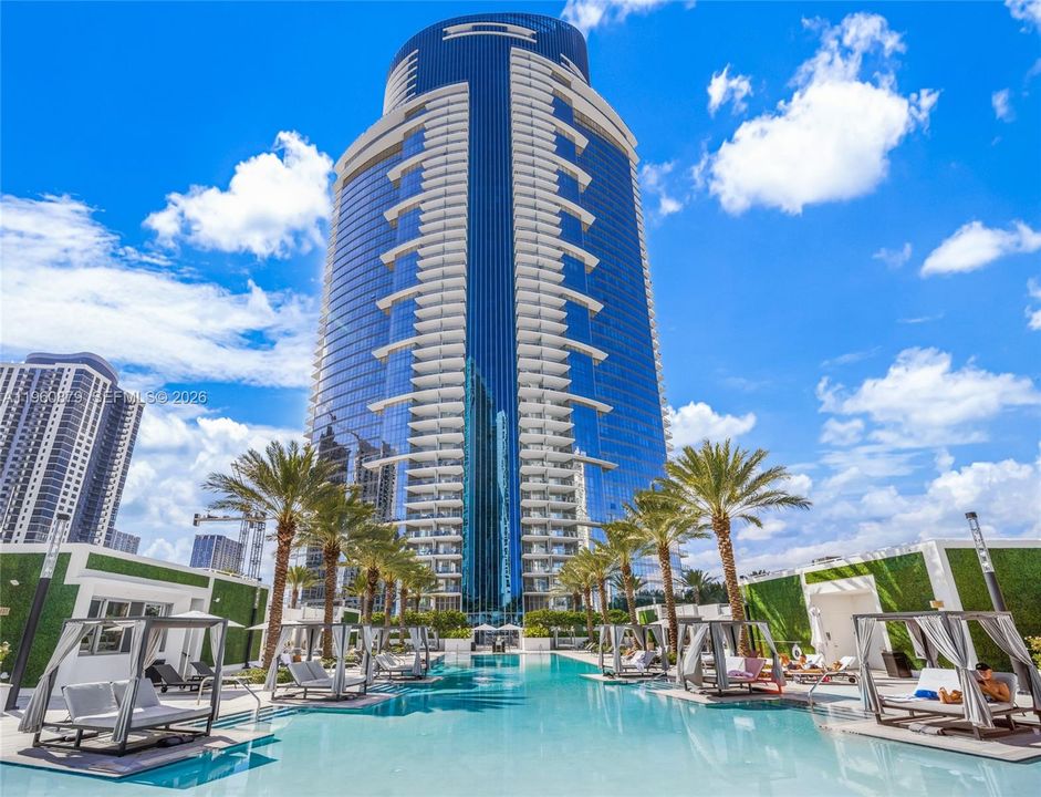 For Sale: $428,000 (0 beds, 1 baths, 702 Square Feet)