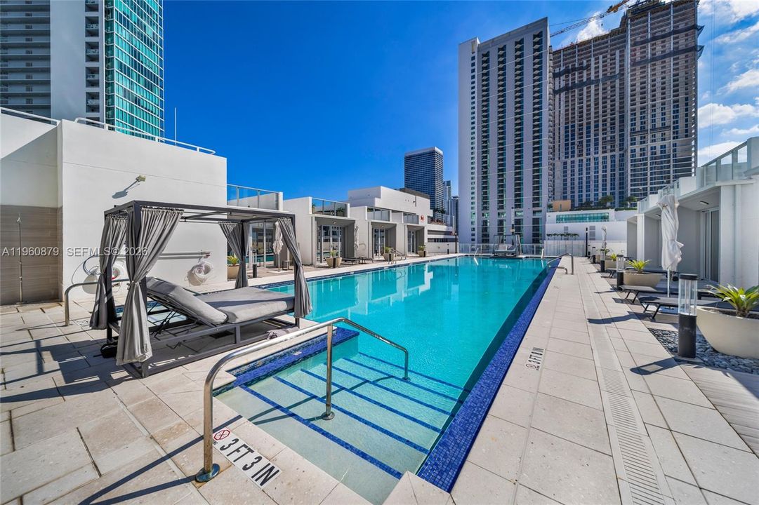For Sale: $428,000 (0 beds, 1 baths, 702 Square Feet)