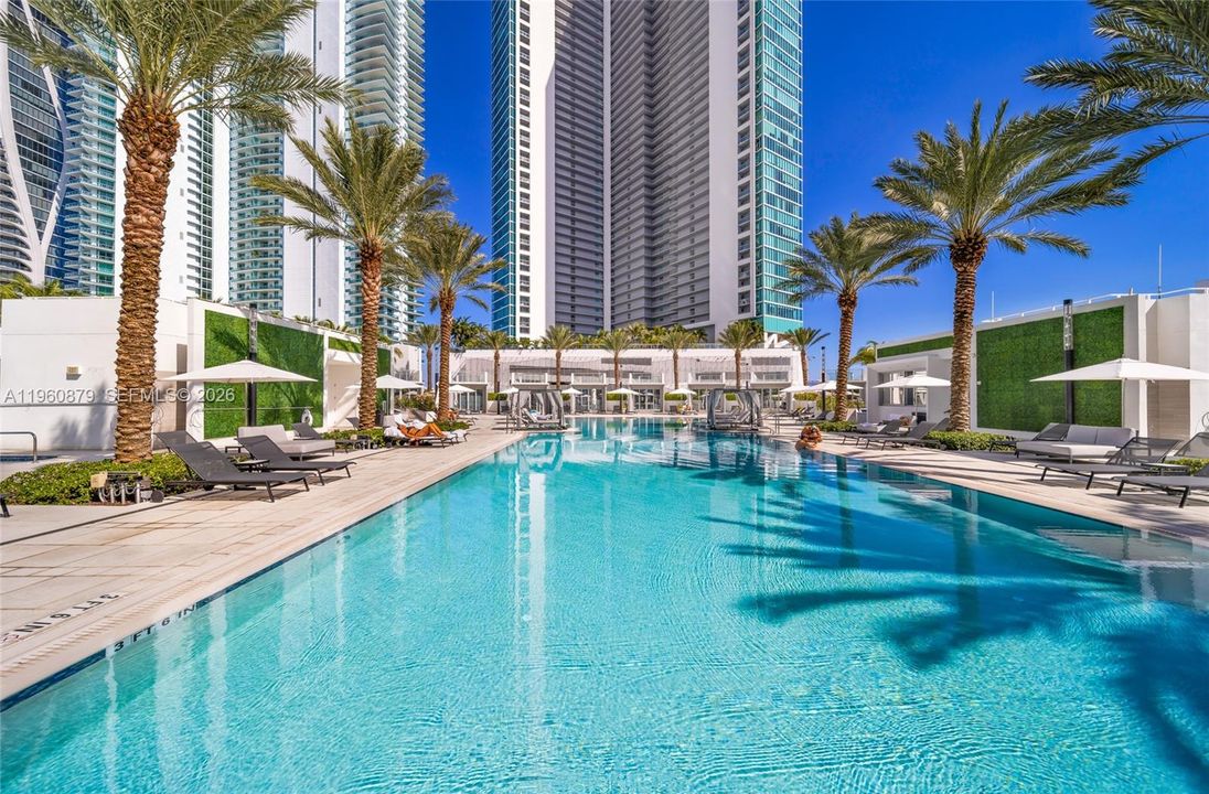 For Sale: $428,000 (0 beds, 1 baths, 702 Square Feet)
