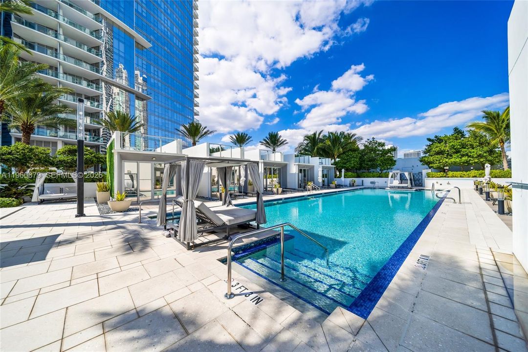 For Sale: $428,000 (0 beds, 1 baths, 702 Square Feet)