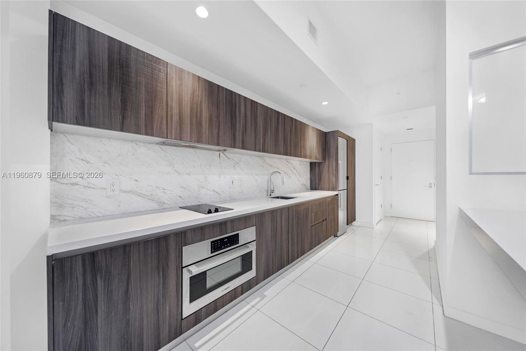 For Sale: $428,000 (0 beds, 1 baths, 702 Square Feet)