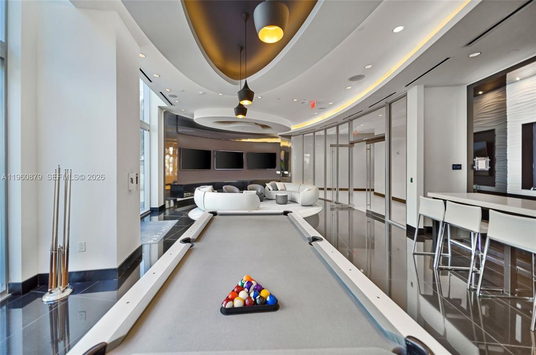 For Sale: $428,000 (0 beds, 1 baths, 702 Square Feet)