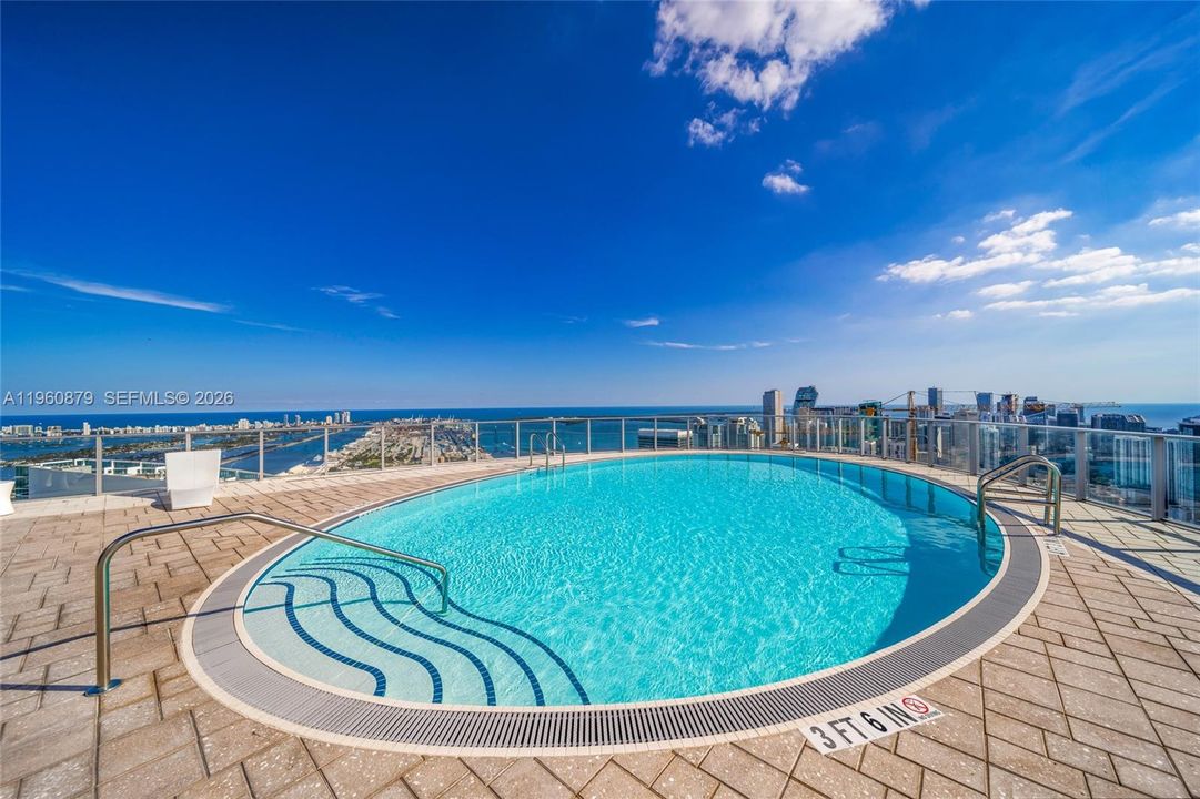 For Sale: $428,000 (0 beds, 1 baths, 702 Square Feet)