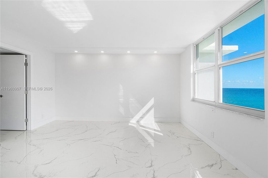 На продажу: $965,000 (2 спален, 2 ванн, 1100 Квадратных фут)