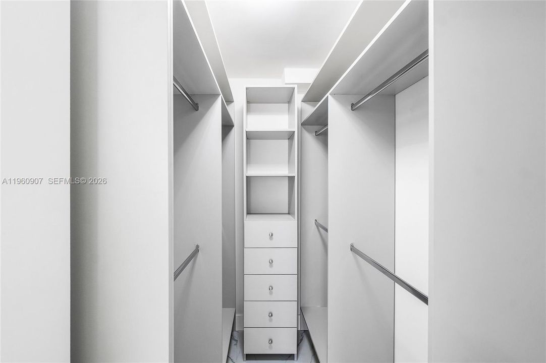 На продажу: $965,000 (2 спален, 2 ванн, 1100 Квадратных фут)