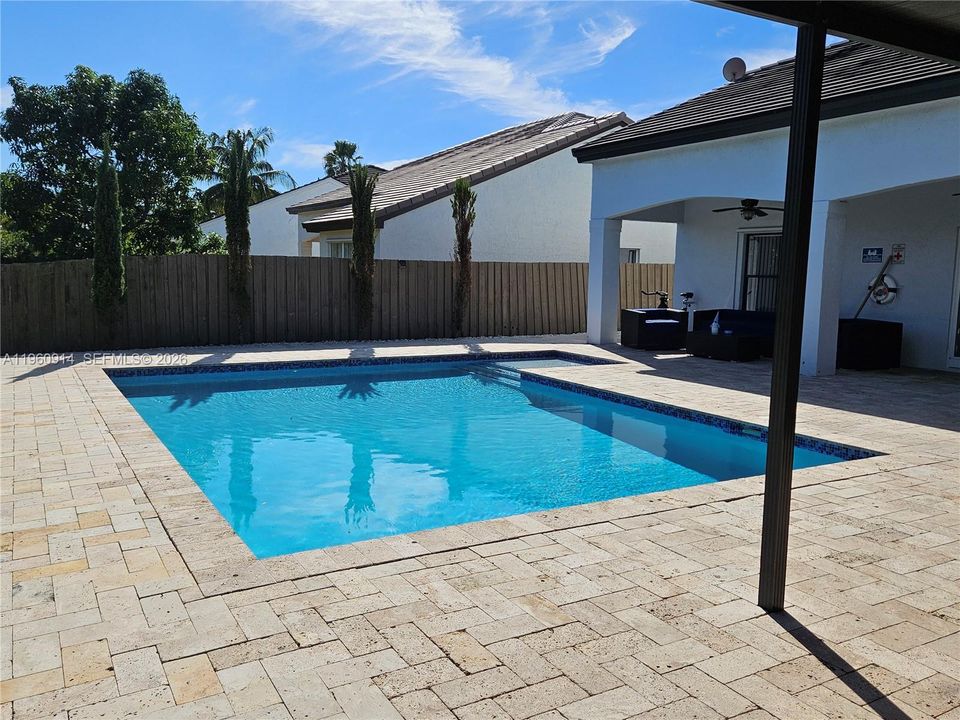 For Rent: $5,675 (4 beds, 2 baths, 2221 Square Feet)