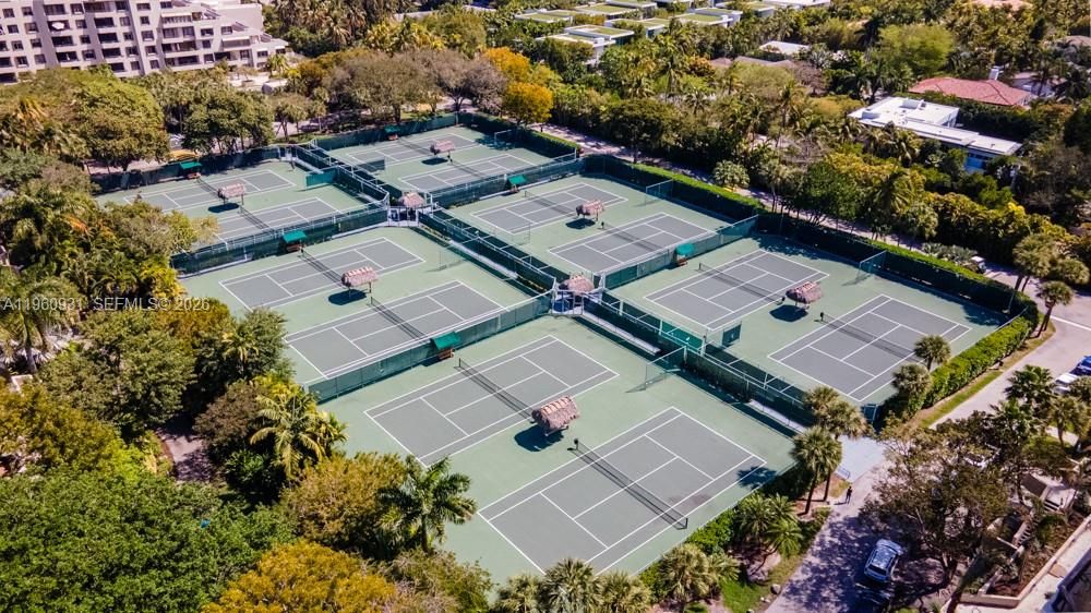 12 Tennis Courts