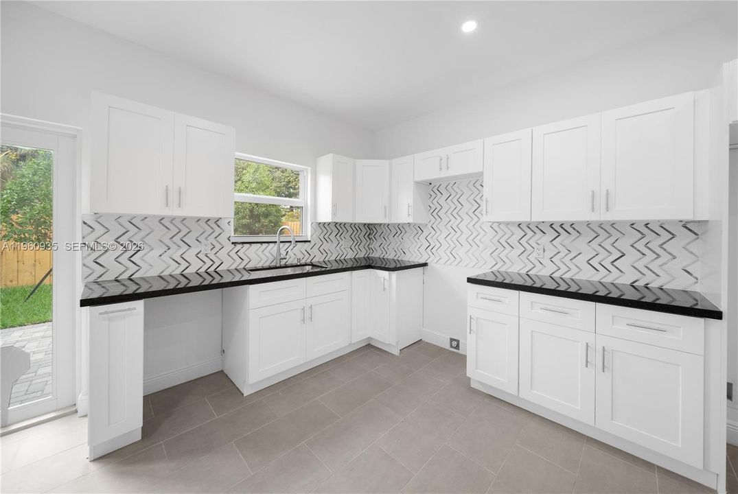 En Venta: $599,000 (3 camas, 2 baños, 1432 Pies cuadrados)