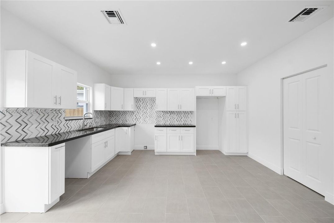 En Venta: $599,000 (3 camas, 2 baños, 1432 Pies cuadrados)