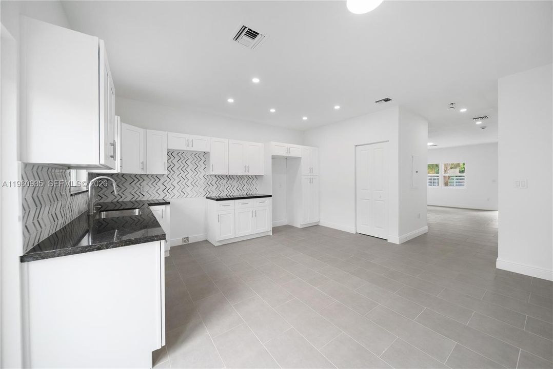 En Venta: $599,000 (3 camas, 2 baños, 1432 Pies cuadrados)