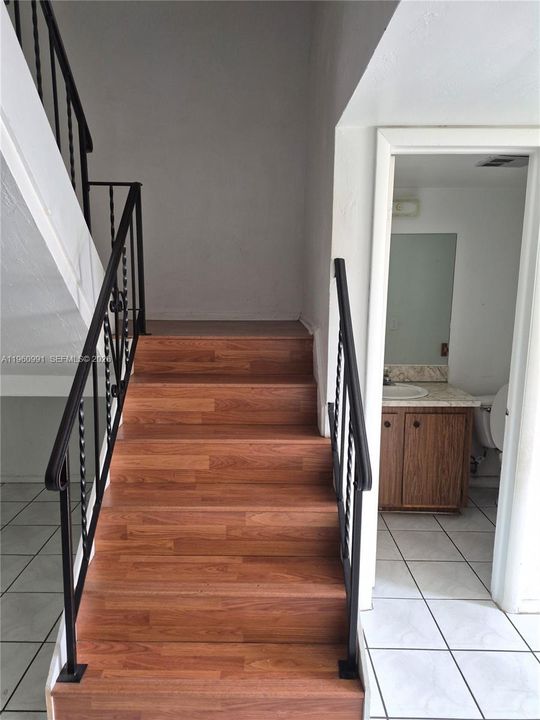 For Sale: $255,000 (3 beds, 2 baths, 1645 Square Feet)