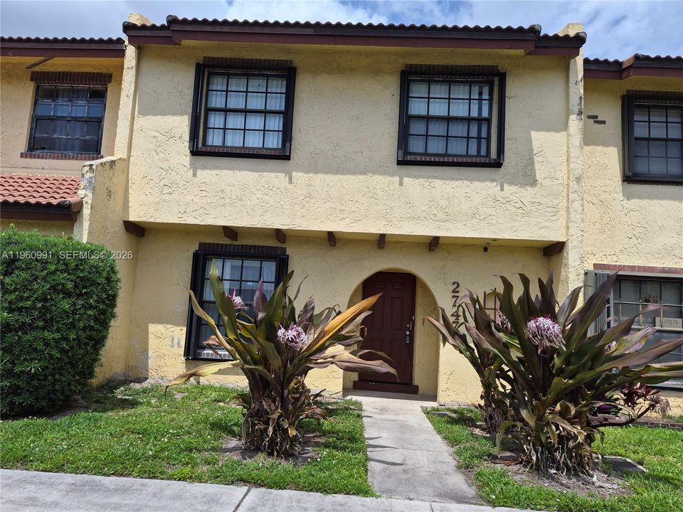For Sale: $255,000 (3 beds, 2 baths, 1645 Square Feet)