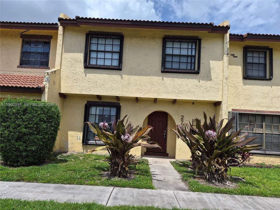 For Sale: $255,000 (3 beds, 2 baths, 1645 Square Feet)