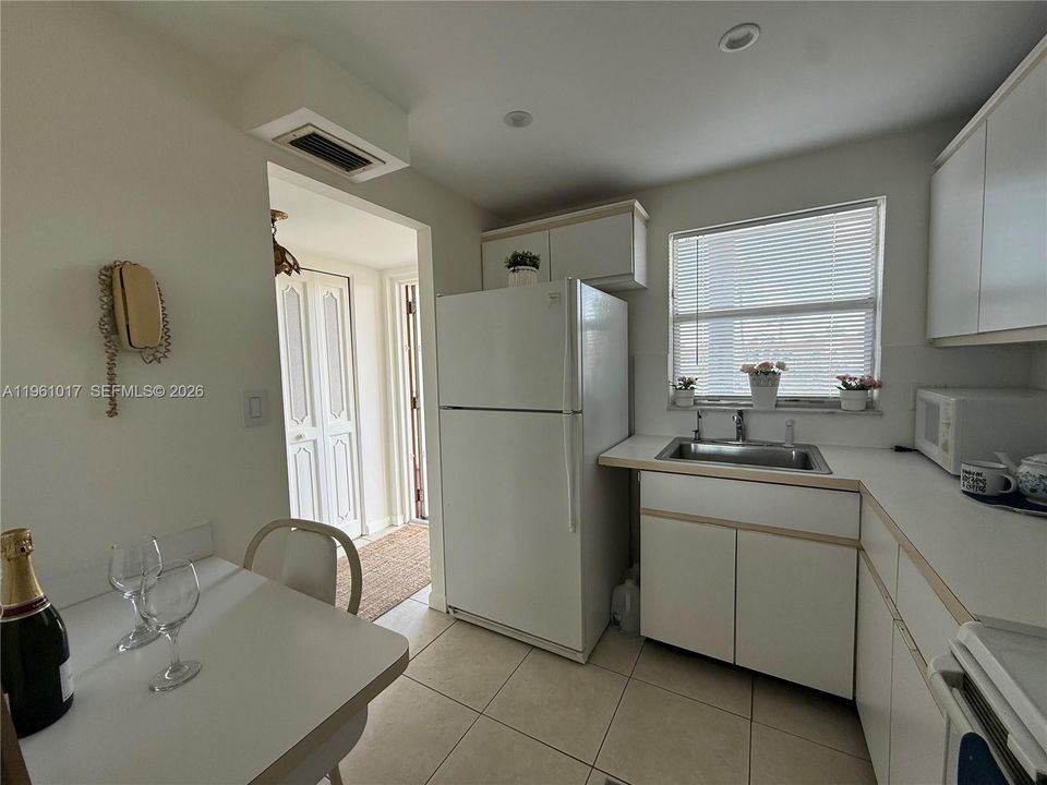 Activo con contrato: $65,999 (1 camas, 1 baños, 640 Pies cuadrados)