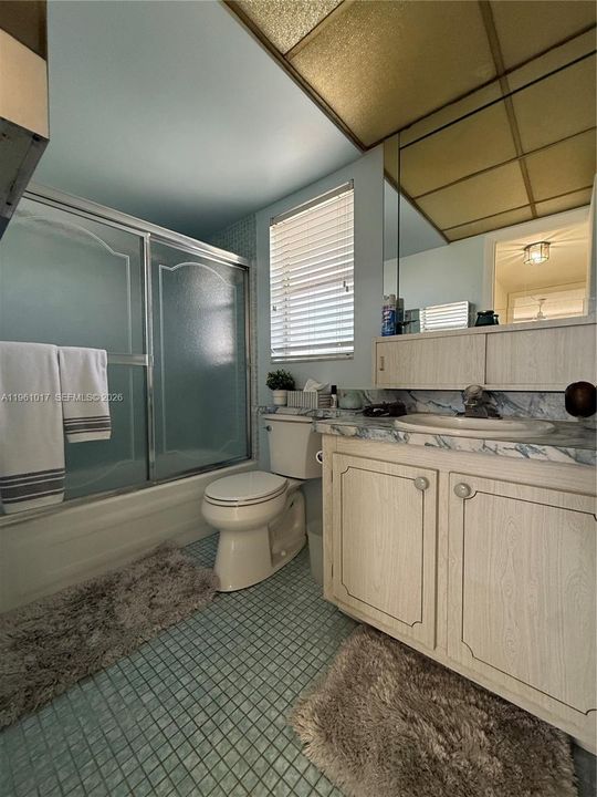Activo con contrato: $65,999 (1 camas, 1 baños, 640 Pies cuadrados)