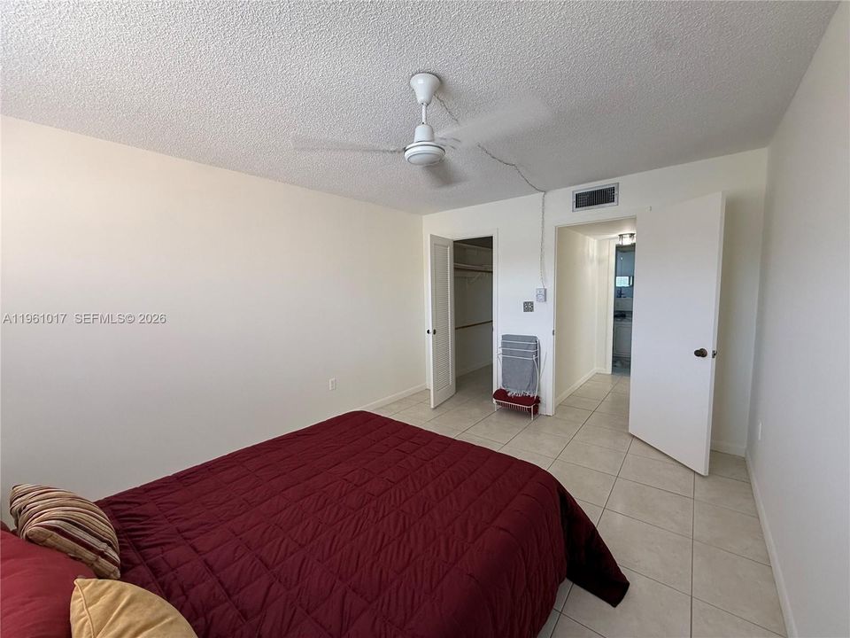 Activo con contrato: $65,999 (1 camas, 1 baños, 640 Pies cuadrados)