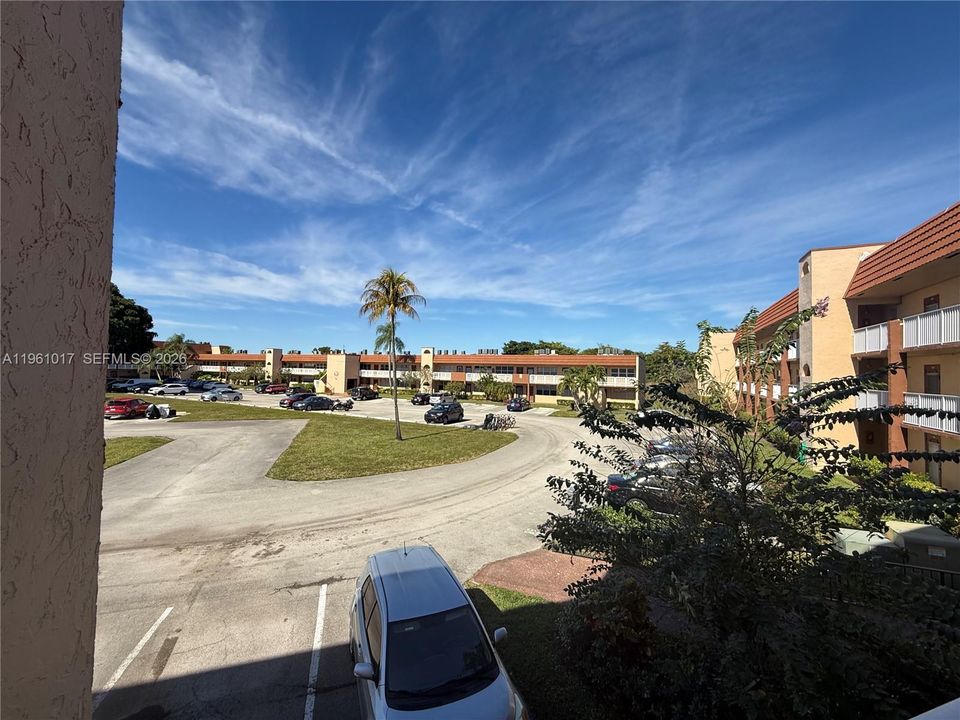 Activo con contrato: $65,999 (1 camas, 1 baños, 640 Pies cuadrados)