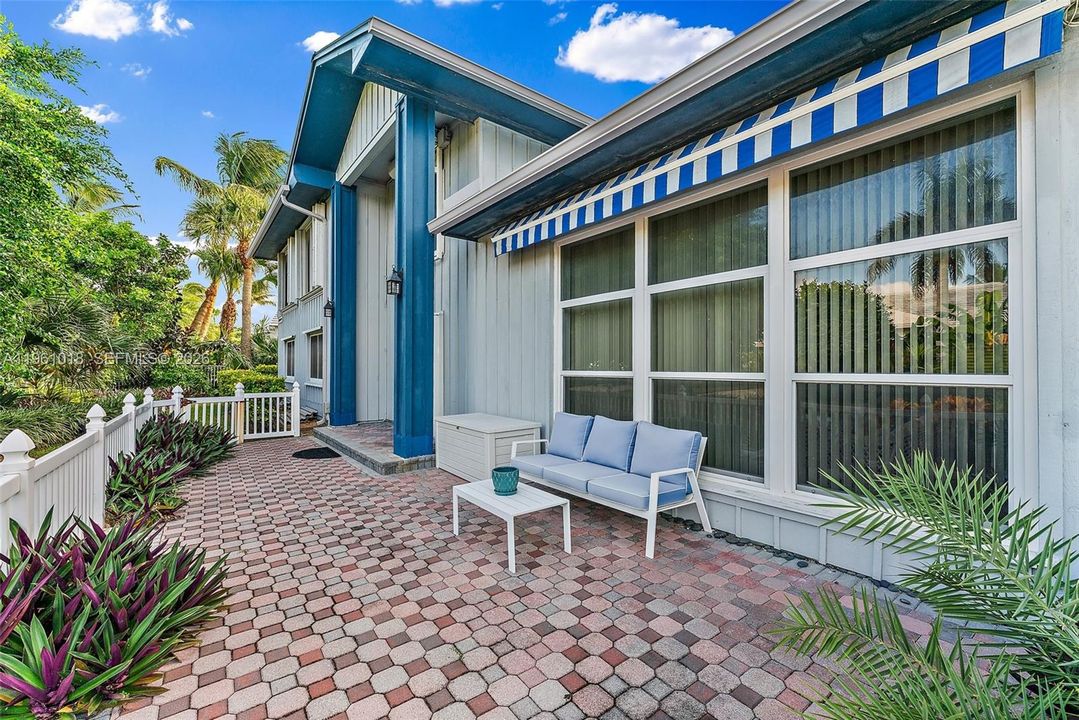 En Venta: $3,050,000 (3 camas, 3 baños, 3239 Pies cuadrados)