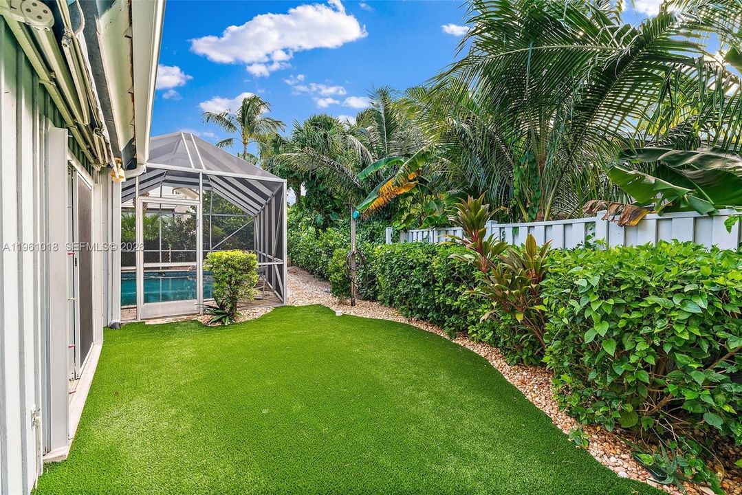En Venta: $3,050,000 (3 camas, 3 baños, 3239 Pies cuadrados)
