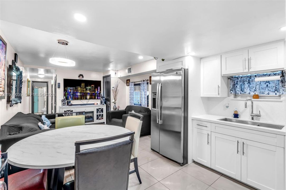 На продажу: $95,000 (3 спален, 2 ванн, 3592 Квадратных фут)