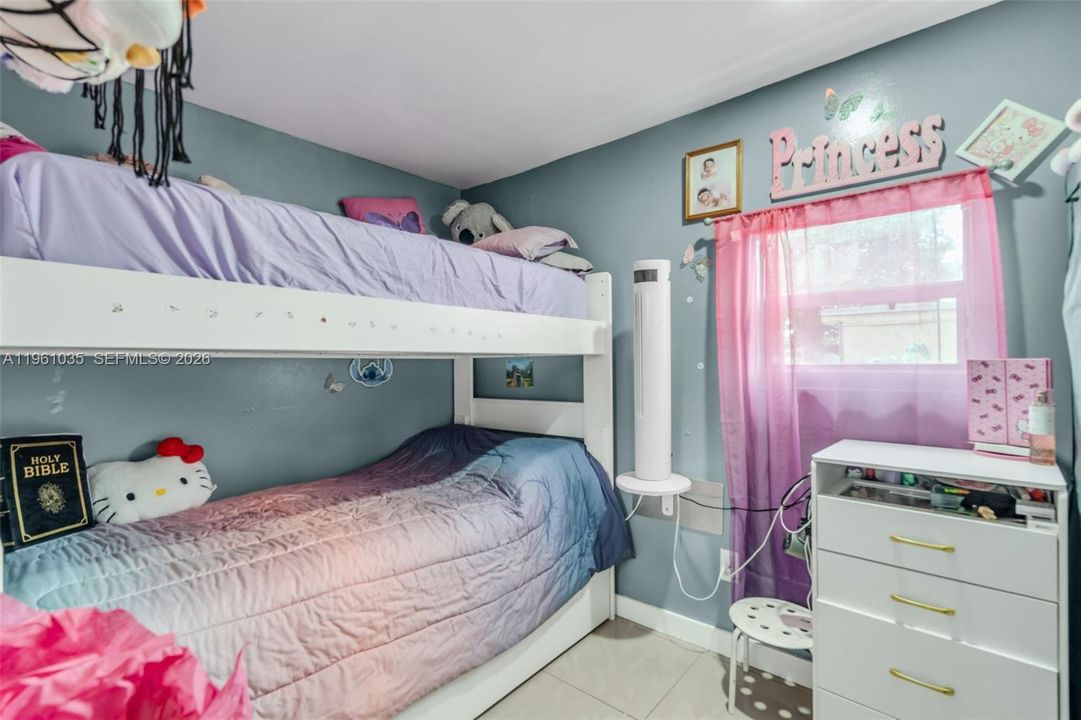 На продажу: $95,000 (3 спален, 2 ванн, 3592 Квадратных фут)