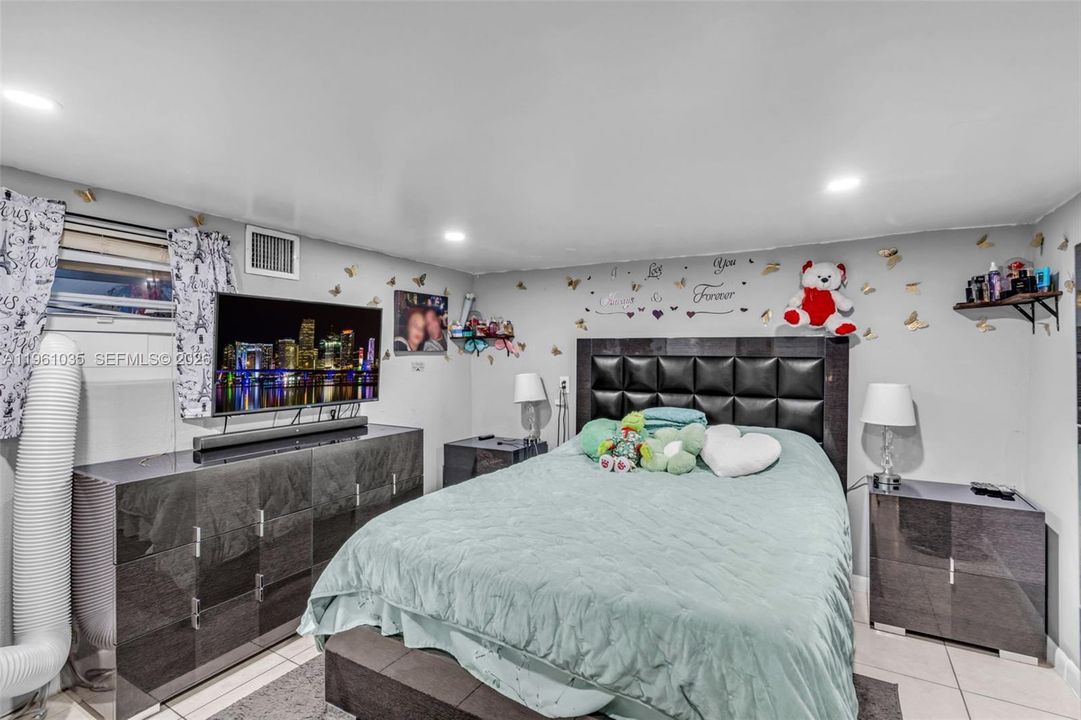 На продажу: $95,000 (3 спален, 2 ванн, 3592 Квадратных фут)