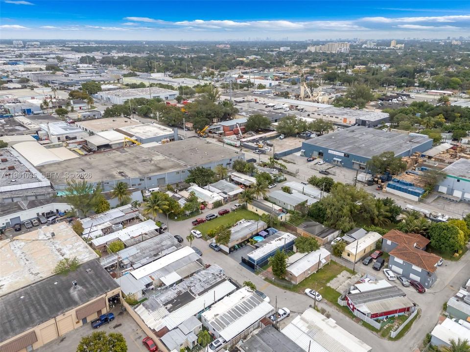 На продажу: $95,000 (3 спален, 2 ванн, 3592 Квадратных фут)