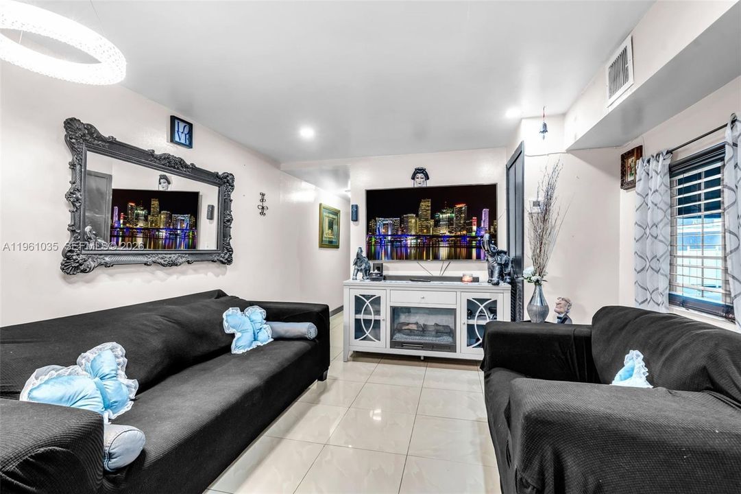 На продажу: $95,000 (3 спален, 2 ванн, 3592 Квадратных фут)