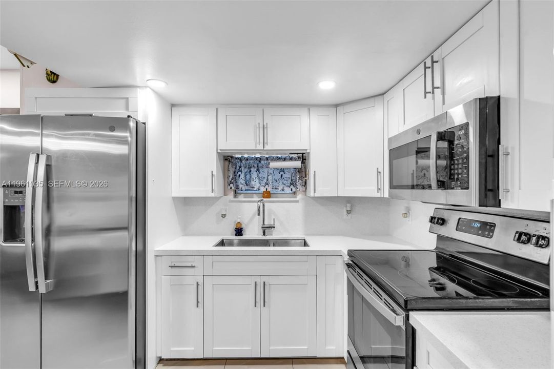 На продажу: $95,000 (3 спален, 2 ванн, 3592 Квадратных фут)