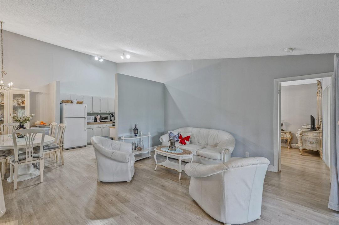 6544 Chasewood Drive Unit 5H-3