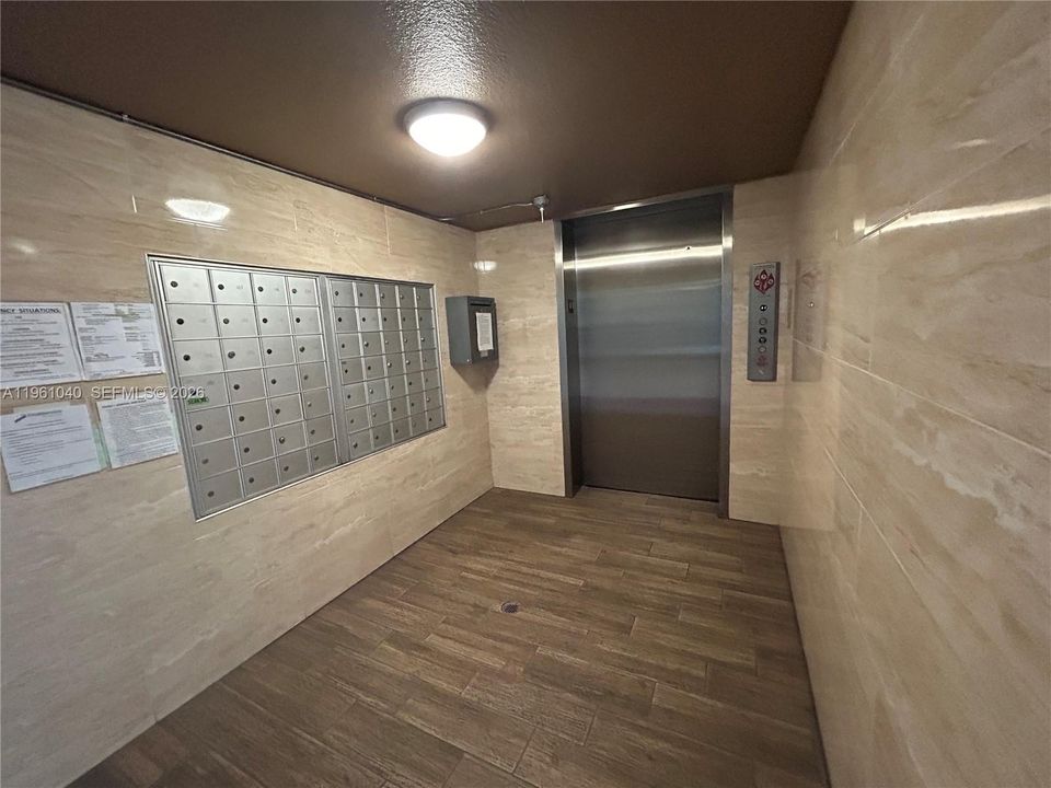 Под контрактом: $215,000 (2 спален, 2 ванн, 1193 Квадратных фут)