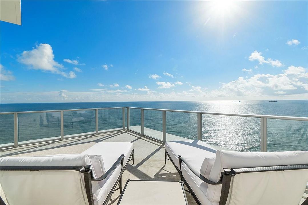 SKY - TERRACE