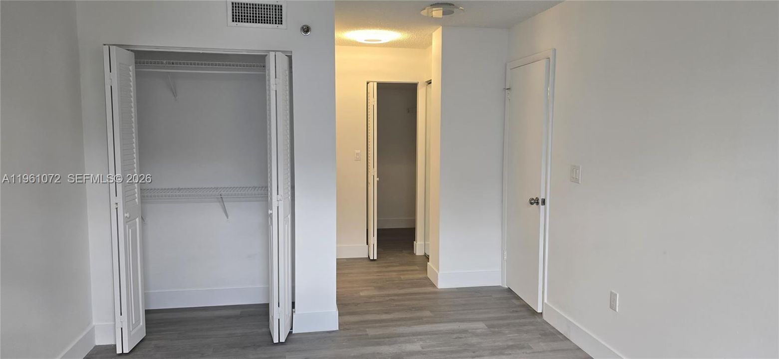 Недавно продано: $159,900 (2 спален, 2 ванн, 980 Квадратных фут)