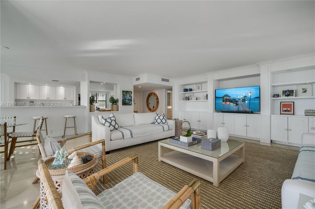 Под контрактом: $1,650,000 (2 спален, 2 ванн, 1782 Квадратных фут)