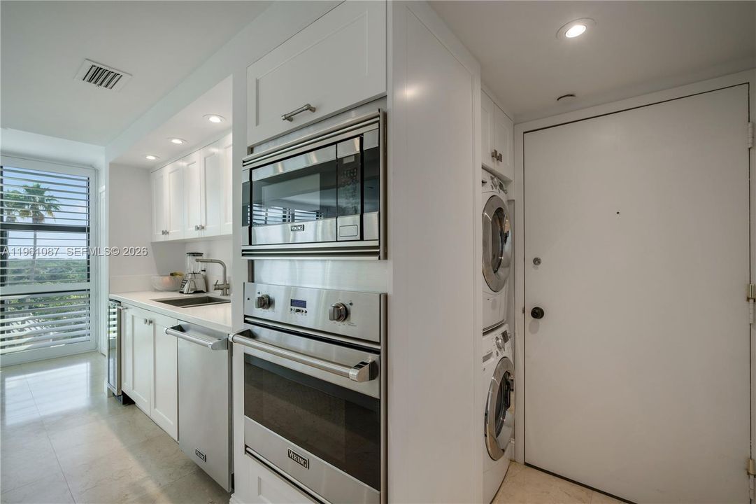 Под контрактом: $1,650,000 (2 спален, 2 ванн, 1782 Квадратных фут)