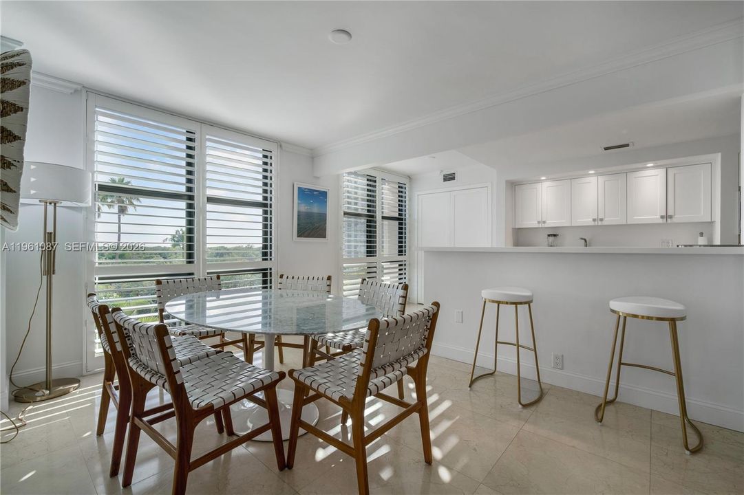 Под контрактом: $1,650,000 (2 спален, 2 ванн, 1782 Квадратных фут)