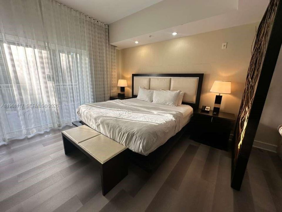 待售: $145,000 (1 贝兹, 1 浴室, 705 平方英尺)