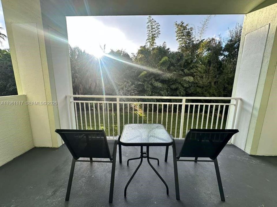 待售: $145,000 (1 贝兹, 1 浴室, 705 平方英尺)