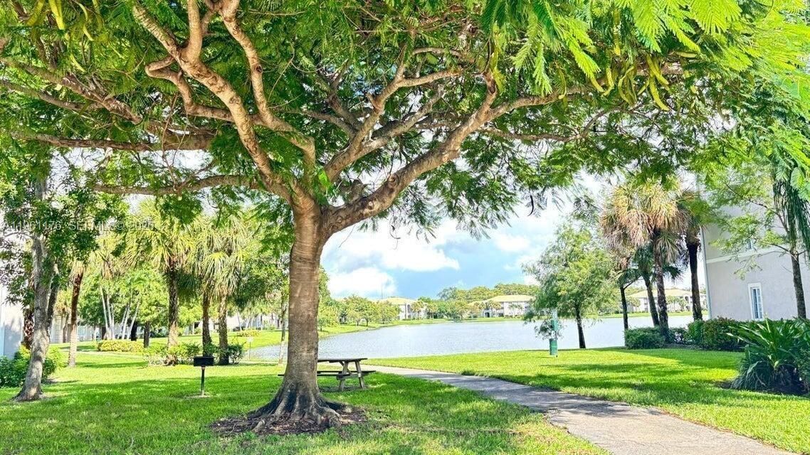 En Venta: $260,000 (2 camas, 2 baños, 984 Pies cuadrados)