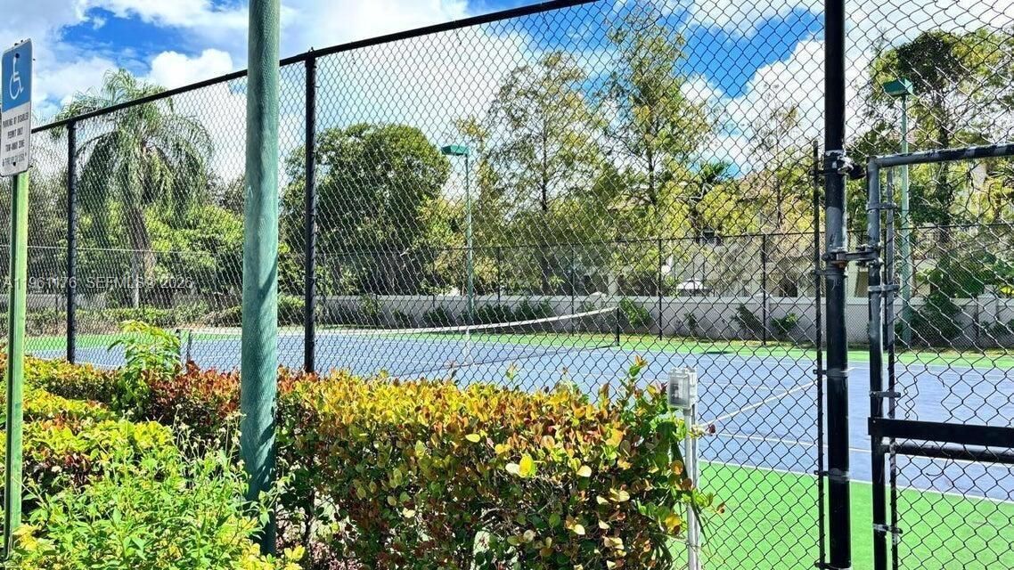 En Venta: $260,000 (2 camas, 2 baños, 984 Pies cuadrados)
