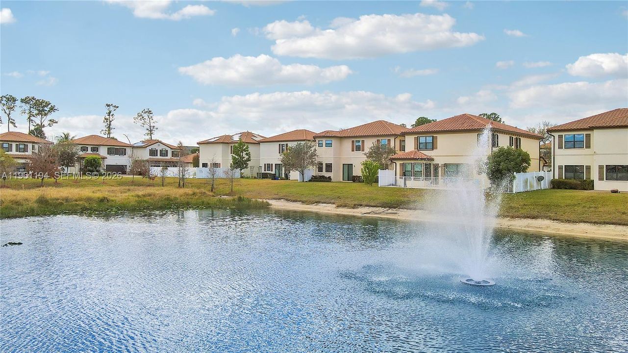 En Venta: $639,999 (4 camas, 3 baños, 2737 Pies cuadrados)