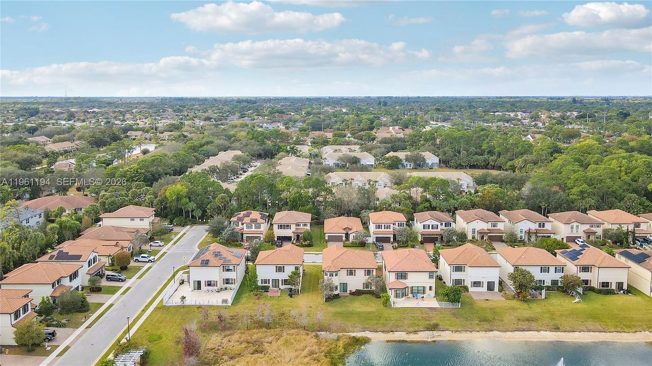 En Venta: $639,999 (4 camas, 3 baños, 2737 Pies cuadrados)
