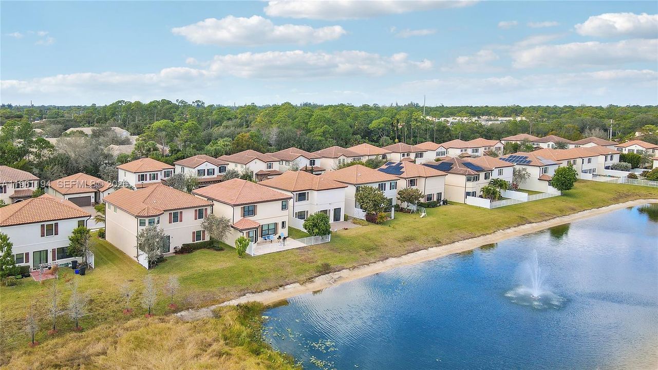 En Venta: $639,999 (4 camas, 3 baños, 2737 Pies cuadrados)