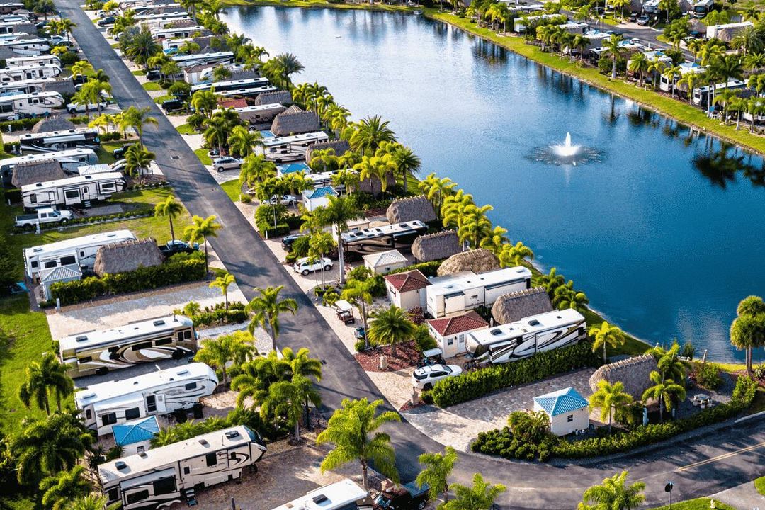 Aerial-View-of-Silver-Palms
