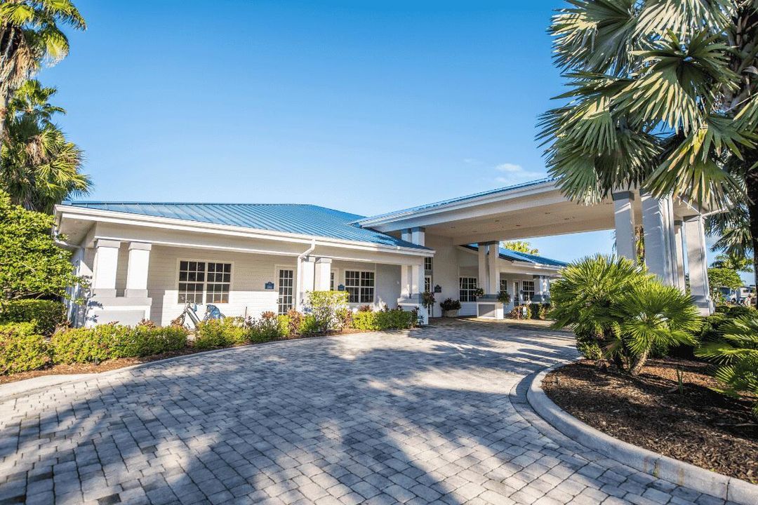 Silver-Palms-RV-Resort-Lobby-entrance